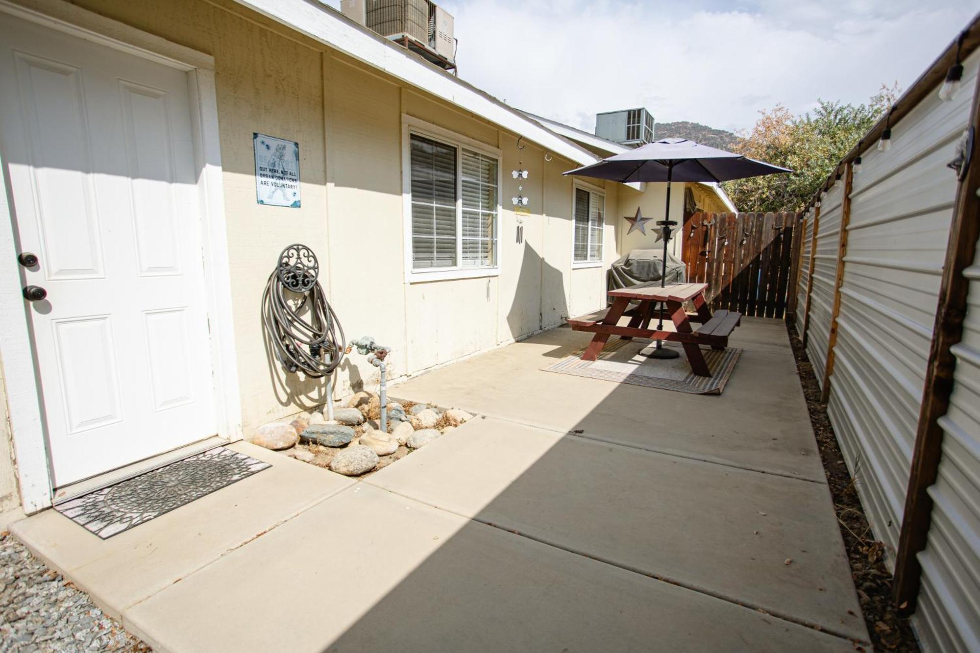Cozy Minutes From The Sequoia National Park Appartement *